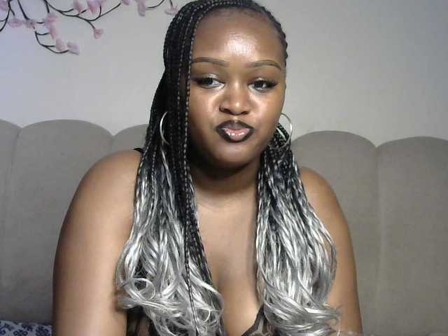 miss-caramel's BongaCams show and profile