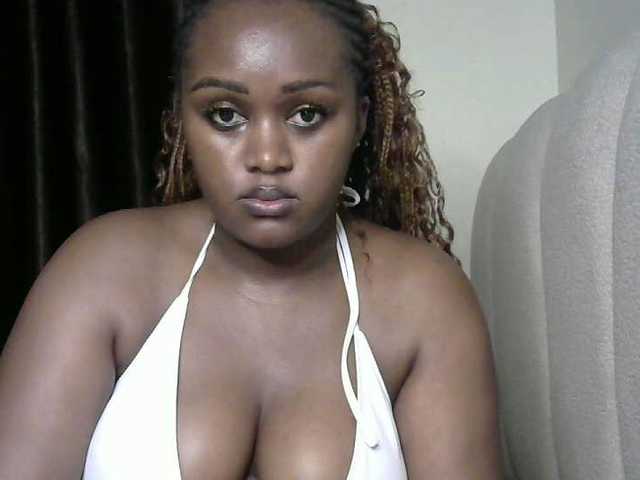 miss-caramel's BongaCams show and profile