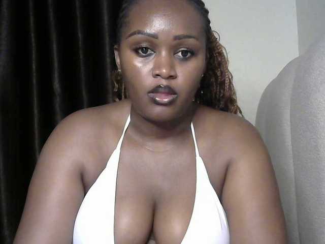 miss-caramel's BongaCams show and profile