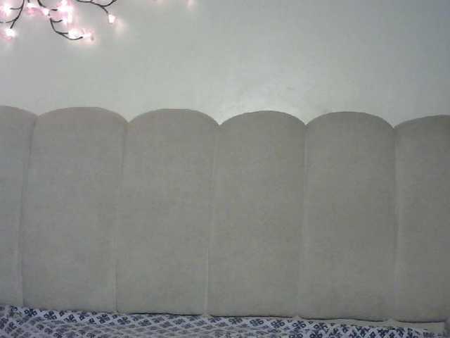 miss-caramel's BongaCams show and profile