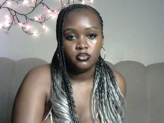 miss-caramel's BongaCams show and profile