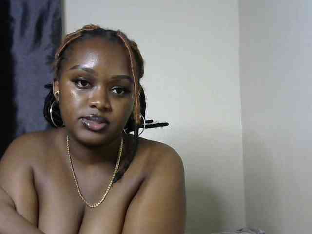 miss-caramel Live Webcam on BongaCams