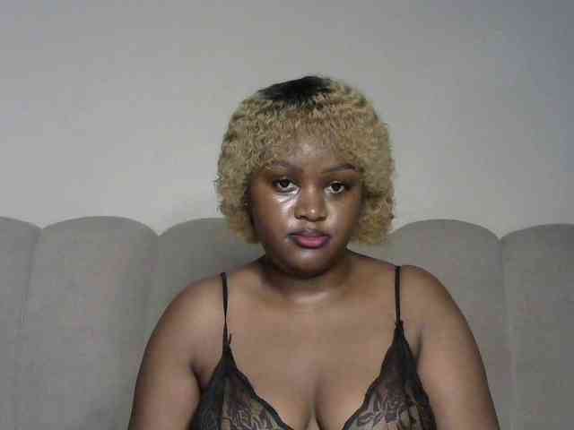 miss-caramel Live Webcam on BongaCams
