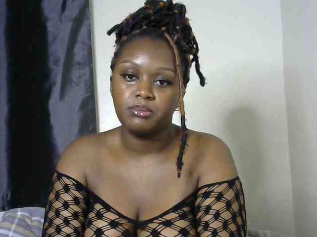 miss-caramel Live Webcam on BongaCams
