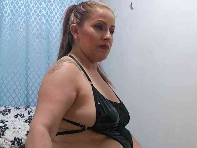 Модель: yoursexymature2024