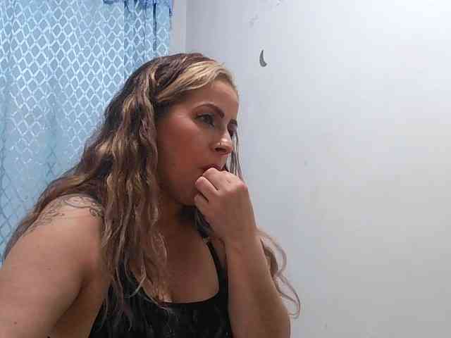 Модель: yoursexymature2024