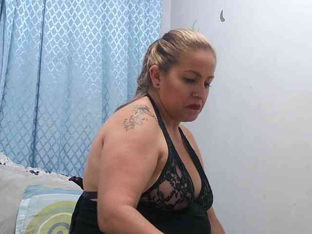 Модель: yoursexymature2024