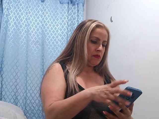 yoursexymature2024 webcam
