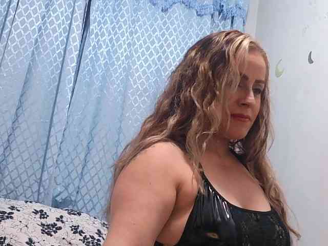 Модель: yoursexymature2024