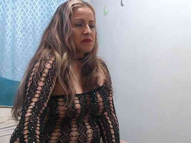 Модель: yoursexymature2024