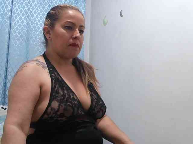Модель: yoursexymature2024