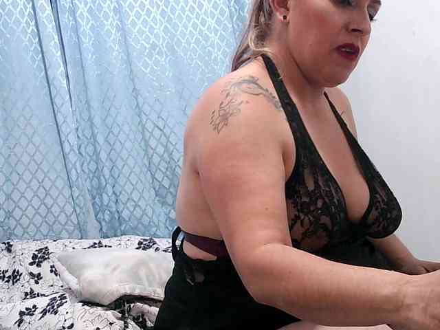 Модель: yoursexymature2024