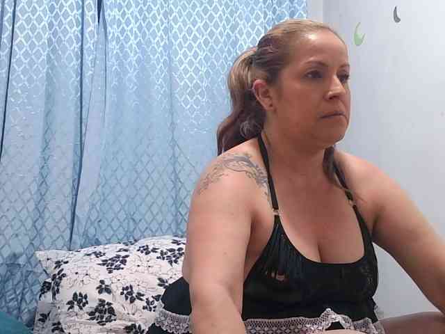 Модель: yoursexymature2024