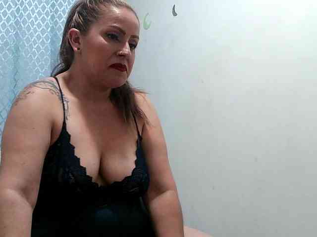 Модель: yoursexymature2024