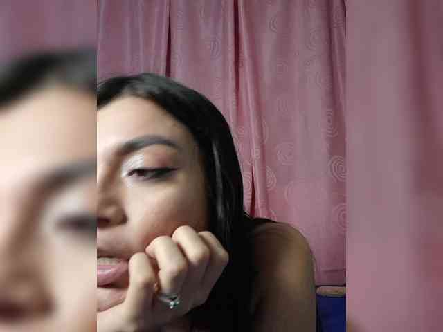 MiaaEevans Live Webcam on BongaCams