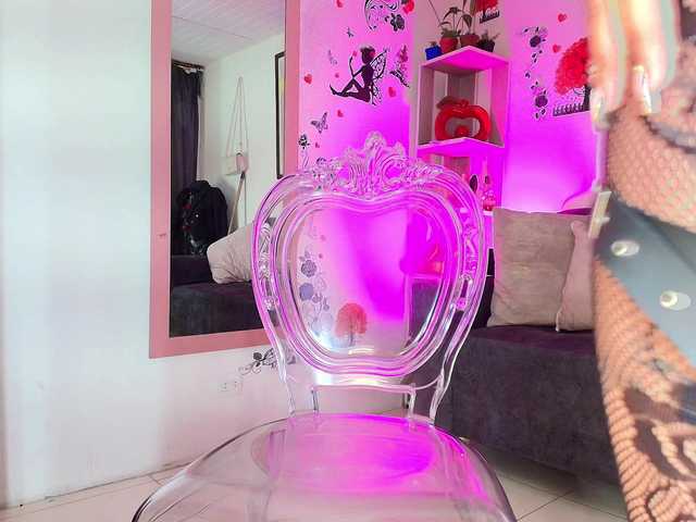 zully-jones's BongaCams show and profile