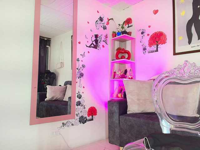 zully-jones's BongaCams show and profile