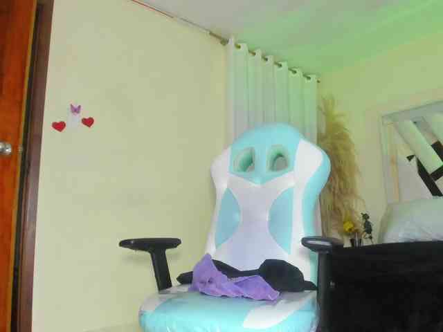 Zully-Jones webcam