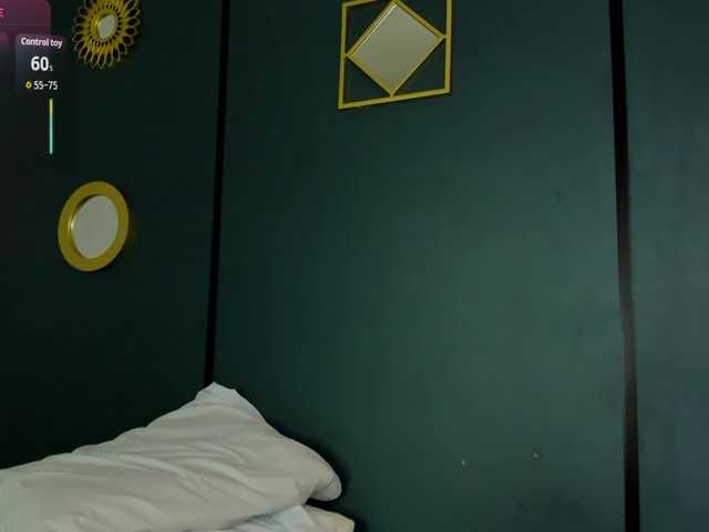 lia-sexx19's BongaCams show and profile