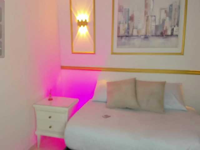 lia-sexx19's BongaCams show and profile