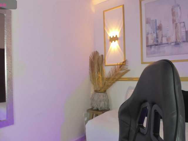 lia-sexx19's BongaCams show and profile