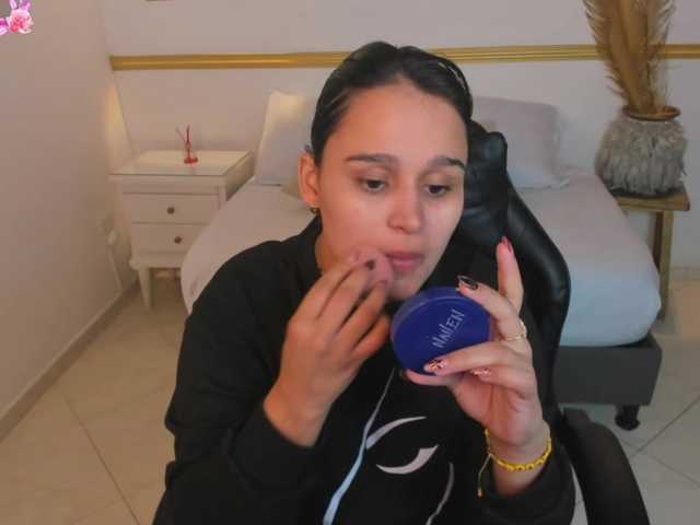 lia-sexx19's BongaCams show and profile