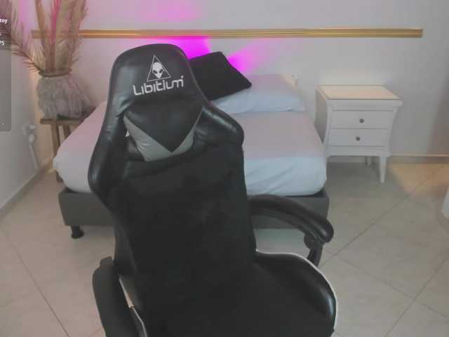 lia-sexx19's BongaCams show and profile