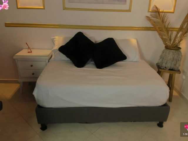 lia-sexx19's BongaCams show and profile