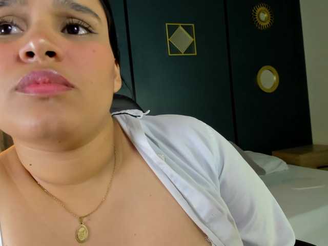 lia-sexx19's BongaCams show and profile