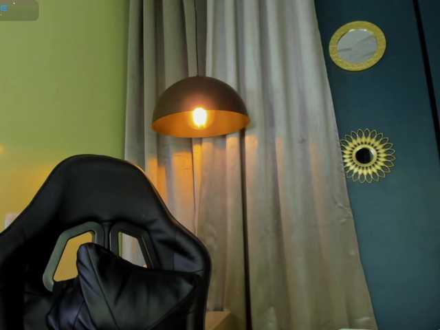 lia-sexx19's BongaCams show and profile