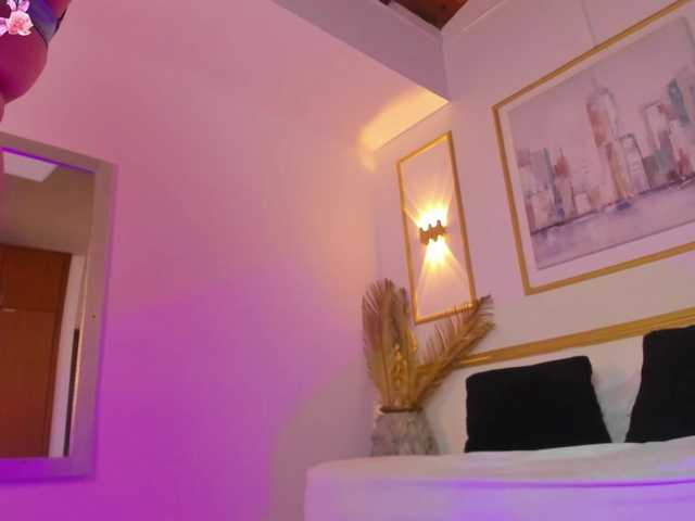 lia-sexx19's BongaCams show and profile