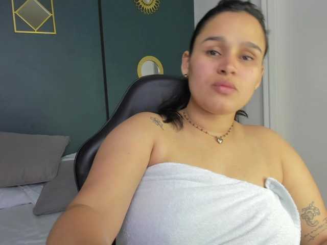 lia-sexx19's BongaCams show and profile