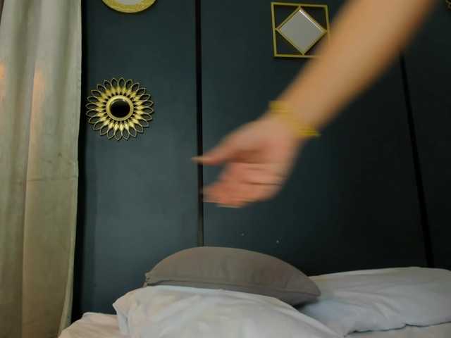 lia-sexx19's BongaCams show and profile