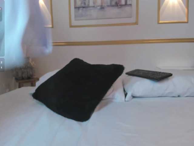 lia-sexx19's BongaCams show and profile