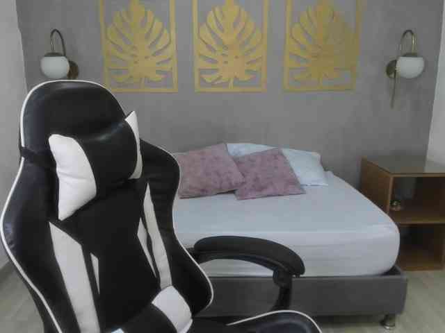 lia-sexx19 webcam