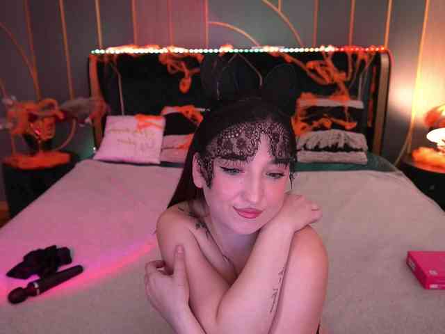 MonAmourrr webcam