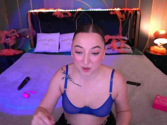 MonAmourrr webcam