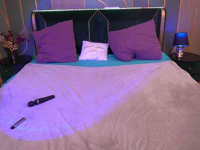 MonAmourrr webcam