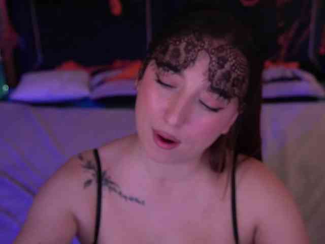 MonAmourrr webcam