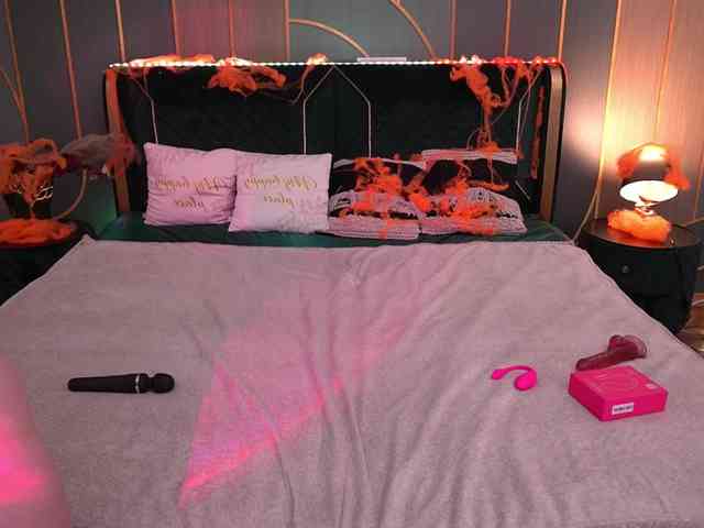 MonAmourrr webcam