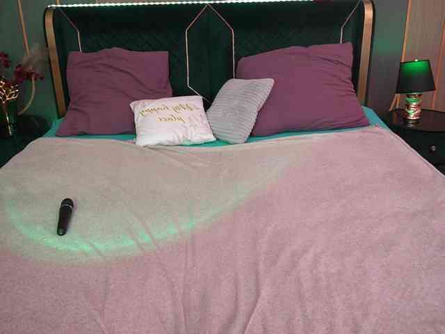 MonAmourrr webcam