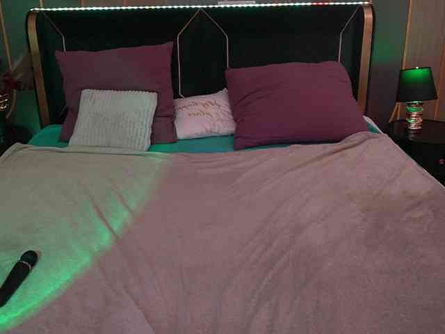MonAmourrr webcam