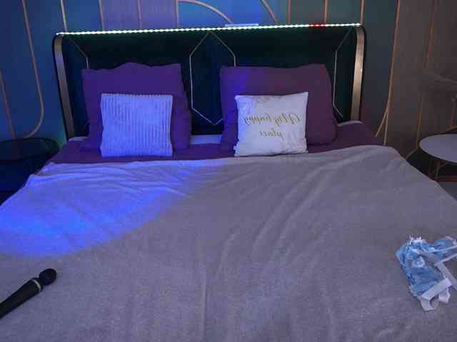MonAmourrr webcam