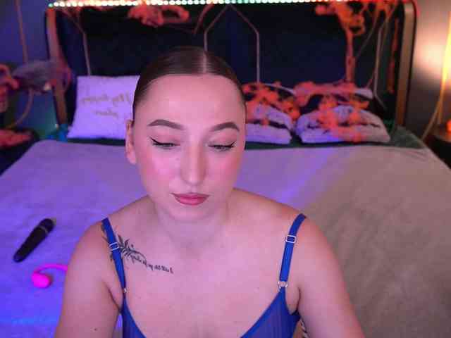 MonAmourrr webcam