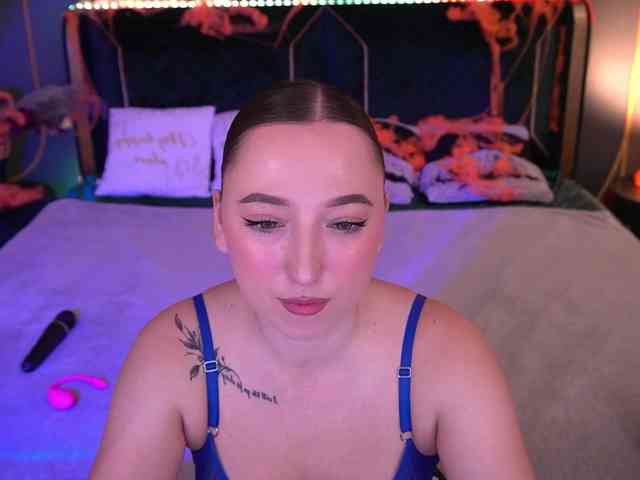 MonAmourrr webcam
