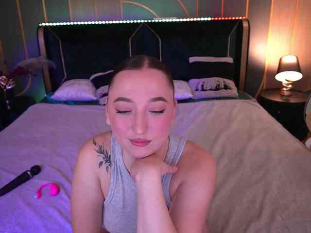 MonAmourrr webcam