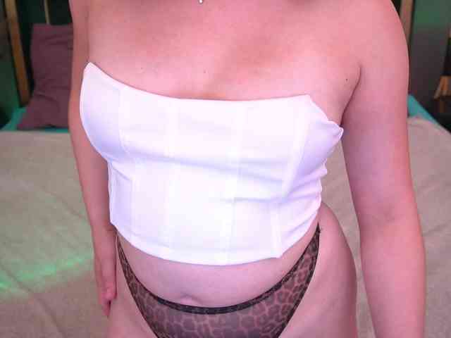 MonAmourrr webcam