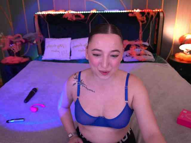 MonAmourrr webcam