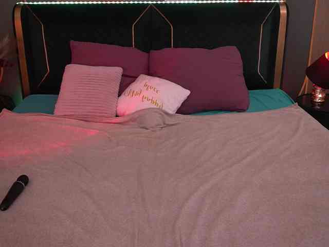 MonAmourrr webcam