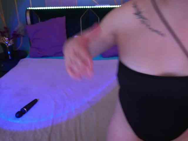 MonAmourrr webcam